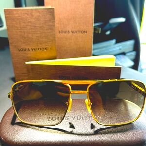 Louis Vuitton Men’s Sunglasses — Attitude Gold — Rare BNIB